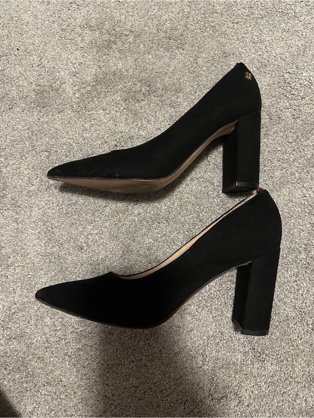 Tommy Hilfiger Black Pointed Toe Suede Pumps - Picture 3 of 7